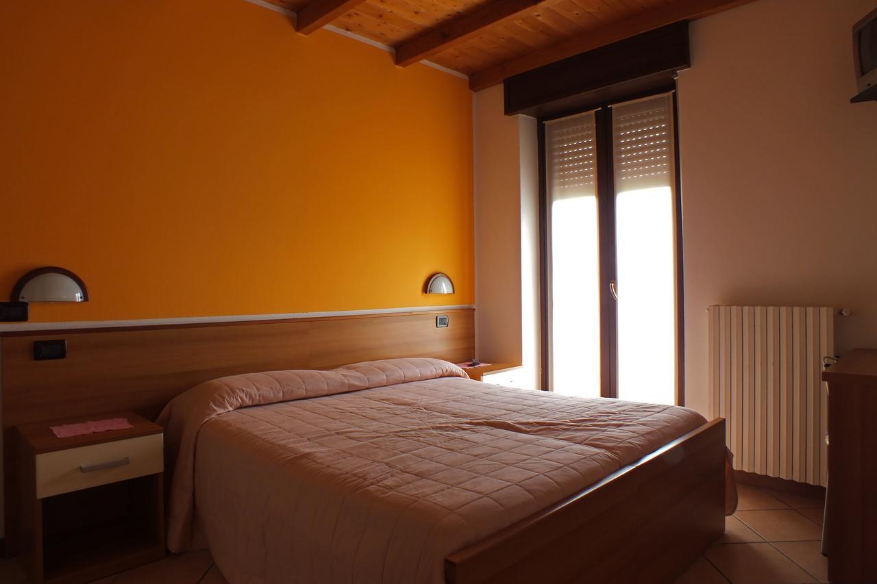 Albergo Ristorante Innocenti Ardenno Buitenkant foto